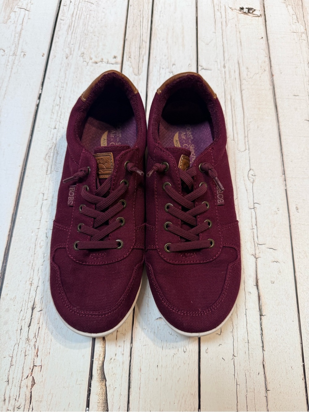 BOBS sketchers arch fit Women's Burgundy Canvas Lace-Up Sneakers like new Sz 8